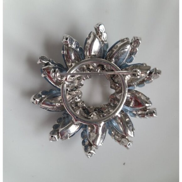 Vintage Retro 50s 60s Gorgeous Silver Blue Crystal Flower Brooch Pin - Picture 5 of 6